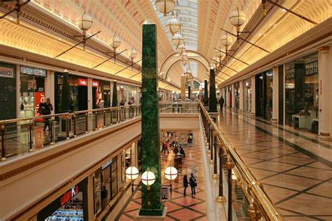 biggest outlet mall in barcelona.